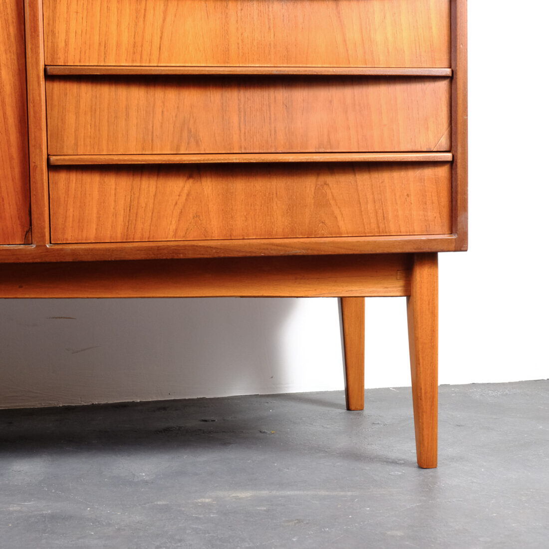 sideboard scandinavo